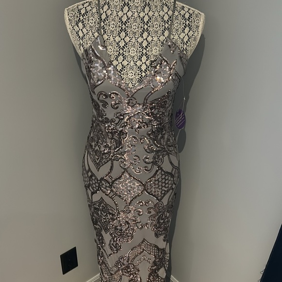 WINDSOR Women's Taisia Formal Sequin Scroll Dress in Silver (NWT)￨Size Medium - Picture 5 of 17